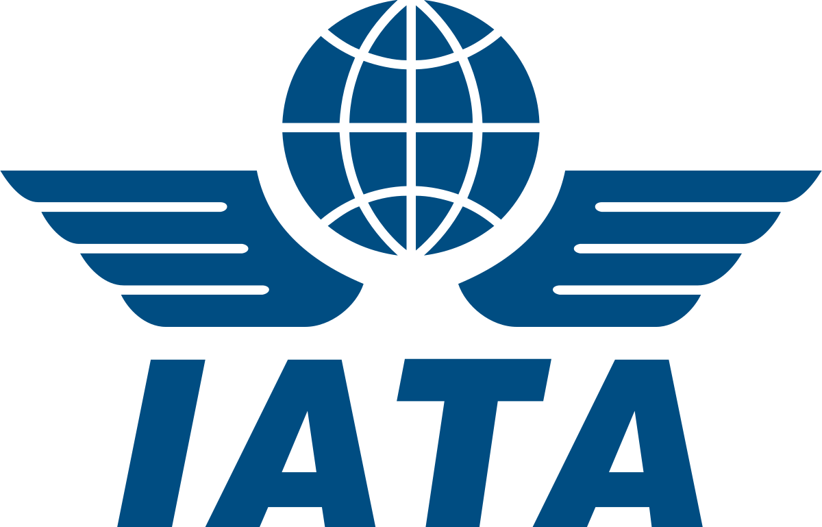 深藍色展翅翅膀與地球圖案組成的 IATA 官方標誌，代表全球航空運輸的權威機構，用以展現企業具備航空產業認證資格。