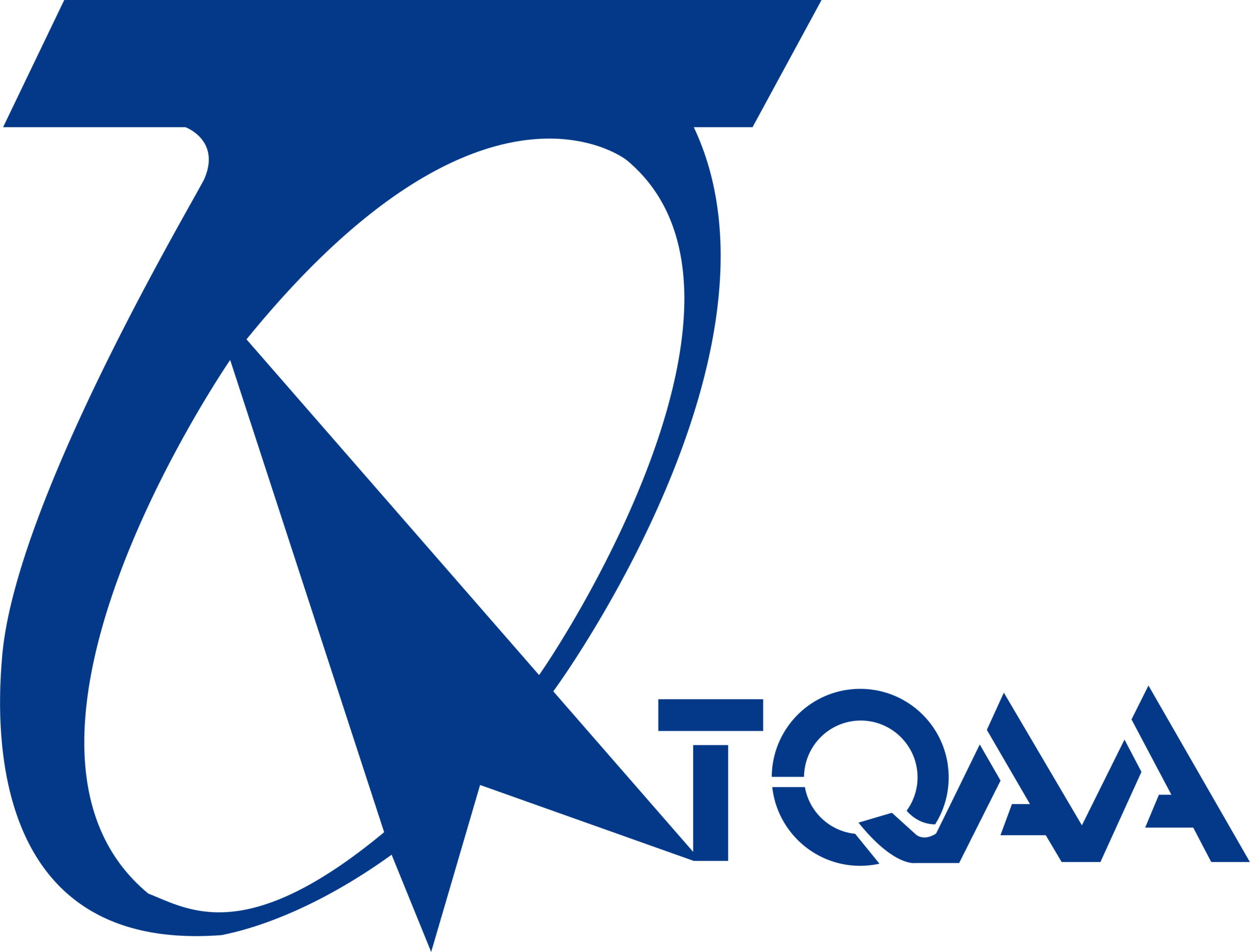 藍色箭頭與流線結構組成的 TQAA 官方識別，代表優良旅行業認證與可信度，是旅行社展示專業的重要標章。